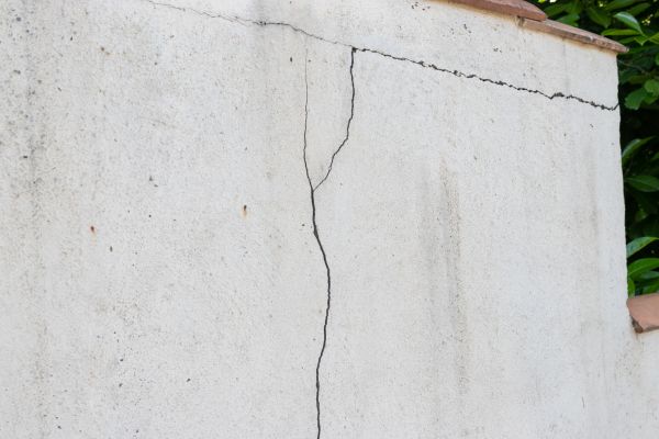 Foundation Crack Patching in South Lyon